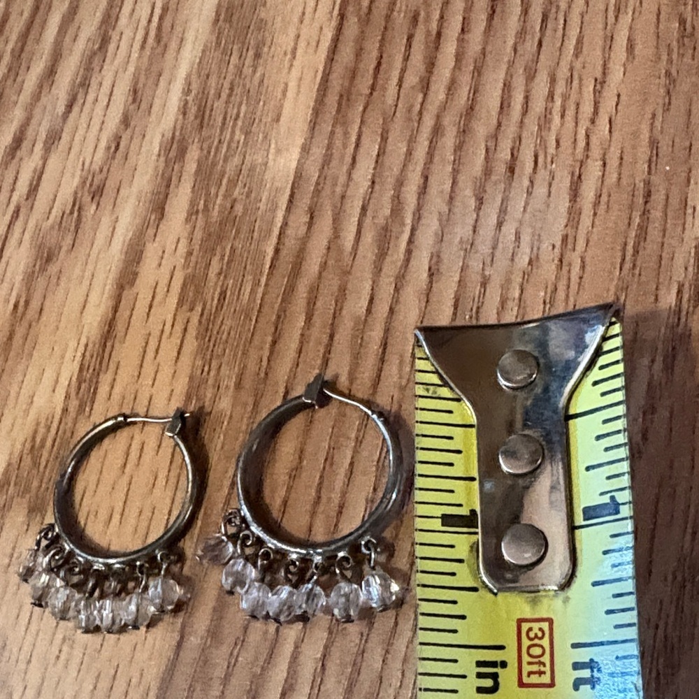 VINTAGE SILVER-TONE HOOP DANGLING CLEAR CRYSTALS LEVERBACK 1.3" EARRINGS - Picture 6 of 7
